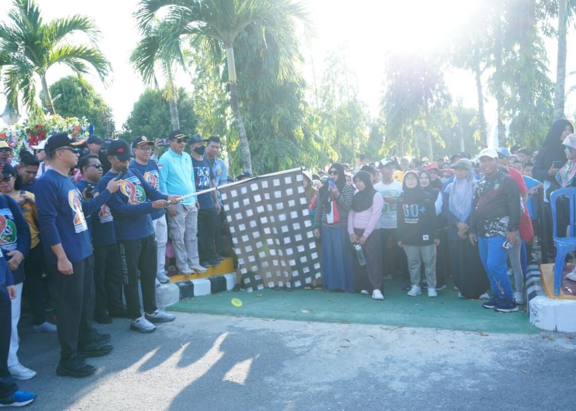Bartabur Hadiah Hingga Sepeda motor, Jalan Sehat HUT Kutim Meriah