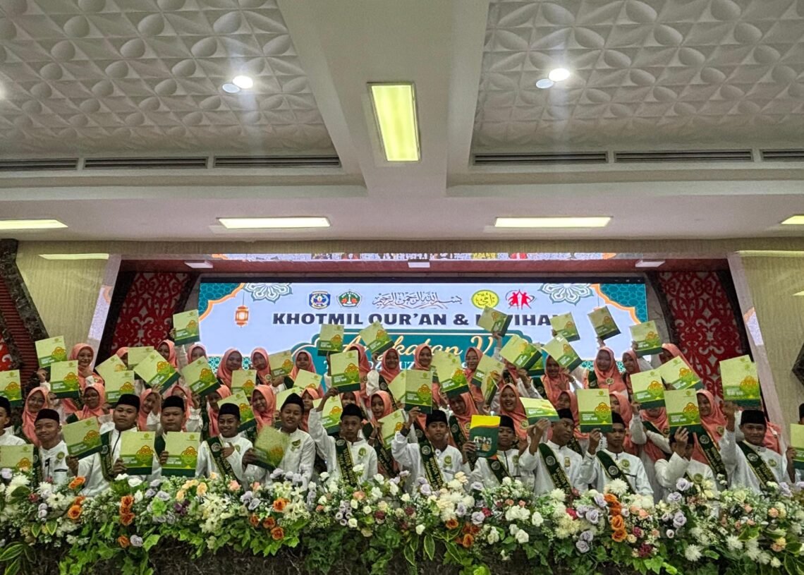 Gelar Khotmil Qur’an & Imtihan, 47 Siswa SMPN 9 Bontang Diwisuda