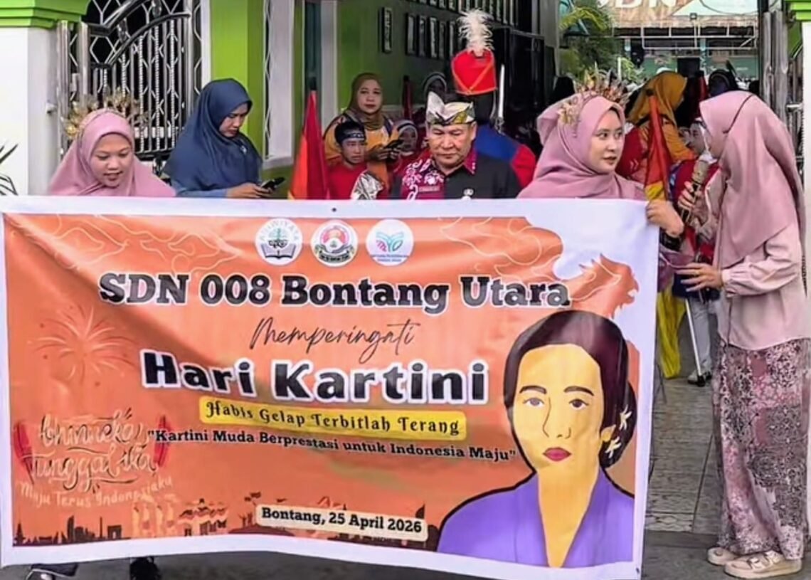 Peringati Hari Kartini, SDN 008 Bontang Utara Gelar Parade Baju Adat Nusantara