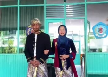 Semangat Kartini Tetap Hidup, SMPN 3 Bontang Meriahkan Peringatan dengan Fashion Show dan Upacara