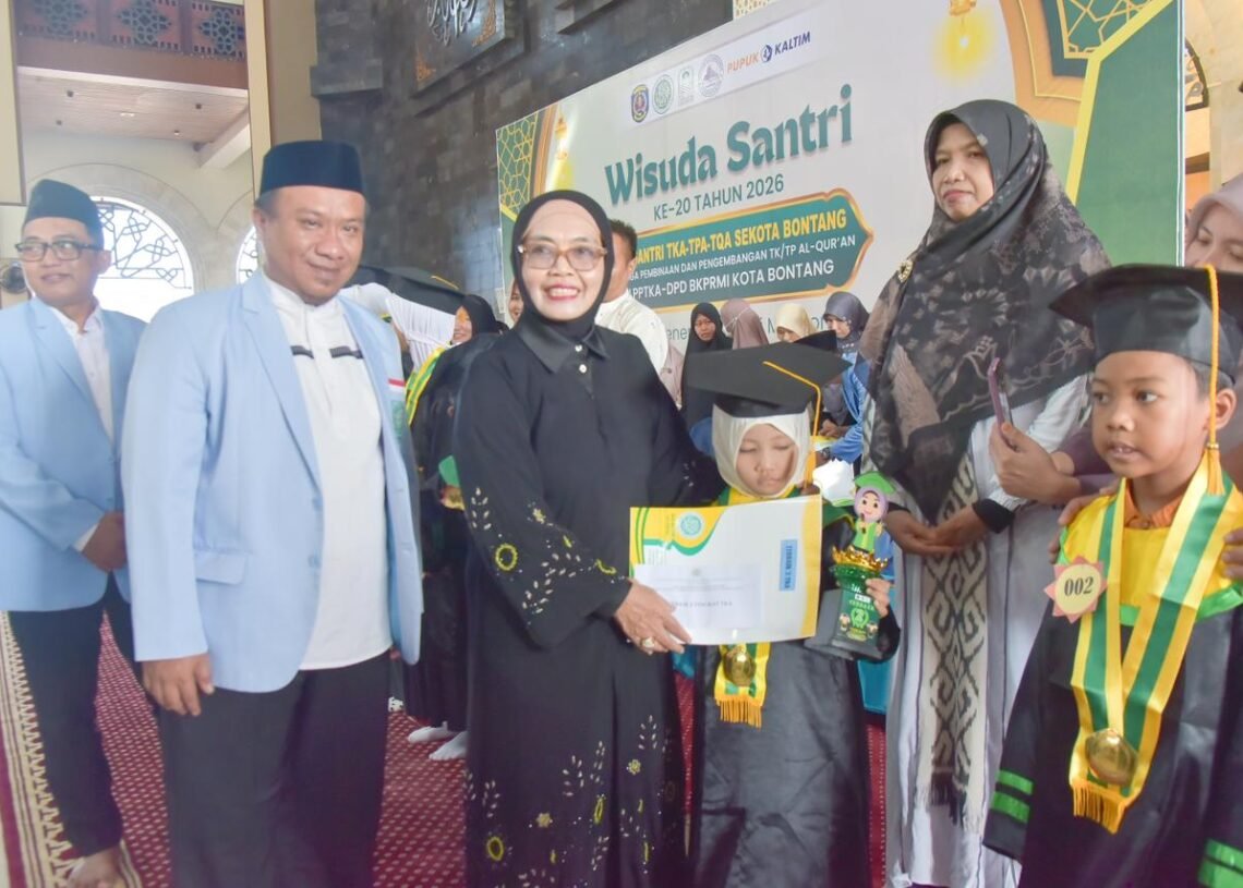 728 Santri Ikuti Wisuda BKPRMI Bontang, Wali Kota Neni Beri Apresiasi Santri dan Guru Ngaji Berprestasi