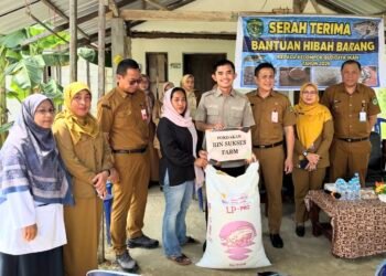 Andi Satya Salurkan 18,3 Ton Pakan Ikan untuk 10 Pokdakan di Lempake, Wujudkan Aspirasi Masyarakat Lewat Pokir DPRD