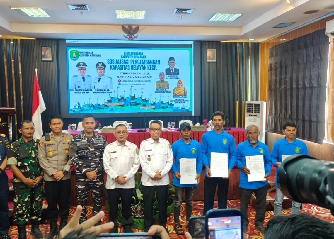 Di Balik Binar Tambang Kutai Timur: Menjaga Asa Nelayan Kecil Berdikari di Laut Sendiri